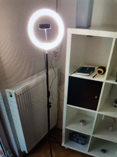 Lampa Circulara Ring Light, Lampa Make Up 120 x LED SMD, 10 trepte lumina, telecomanda pe fir, trepied inclus photo review
