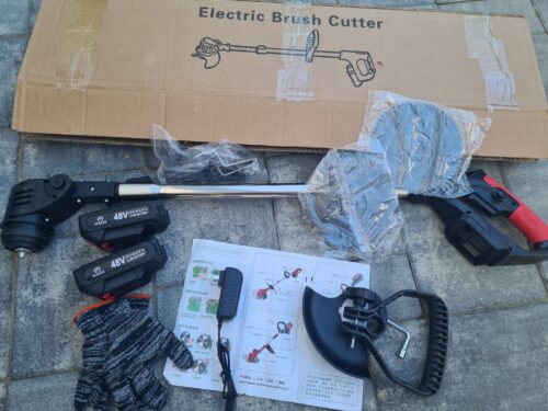 Motocoasa Electrica, Fara Fir, Disc, 2 Acumulatori 48V, 18000 RPM, Autonomie Mare, Putere 800W, 3 Tipuri De Lame De Taiere, Brat Ajustabil, 7 Accesorii Interschimbabile, ABS Si Metal, Roti Detasabile, Verde photo review